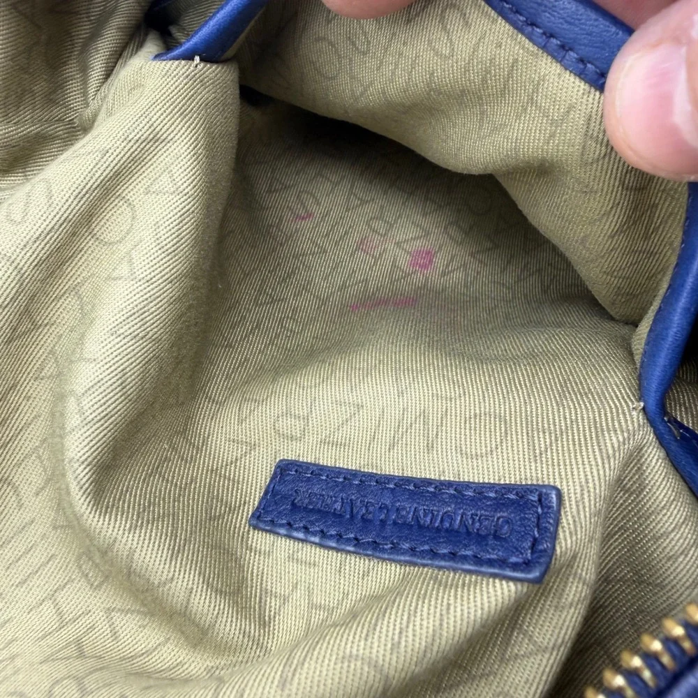 Isaac Mizrahi‎ Hobo Bag Womens Navy Blue Pebbled Leather Tassel Gold Hardware